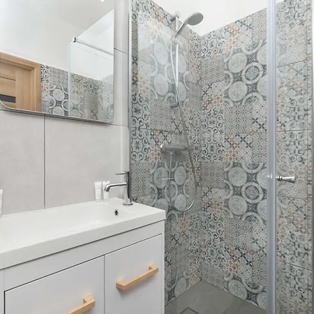 Apartman Cosy With Parking In By Renters *