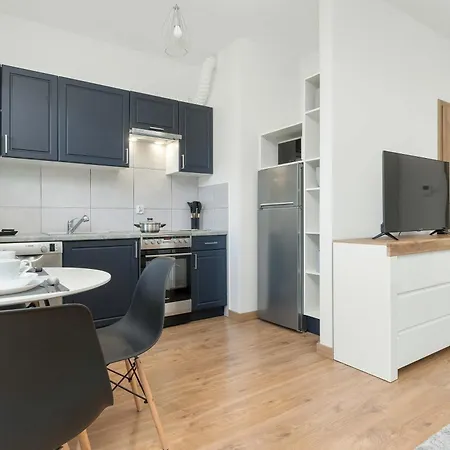 Apartment Cosy With Parking In By Renters Gdansk