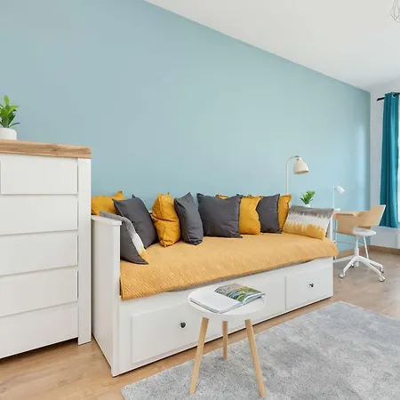 Cosy With Parking In By Renters *