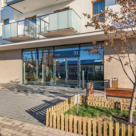 Cosy With Parking In By Renters Apartment